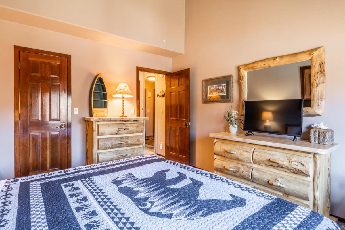 Sunrise 9 Villa Мамът Лейкс Екстериор снимка